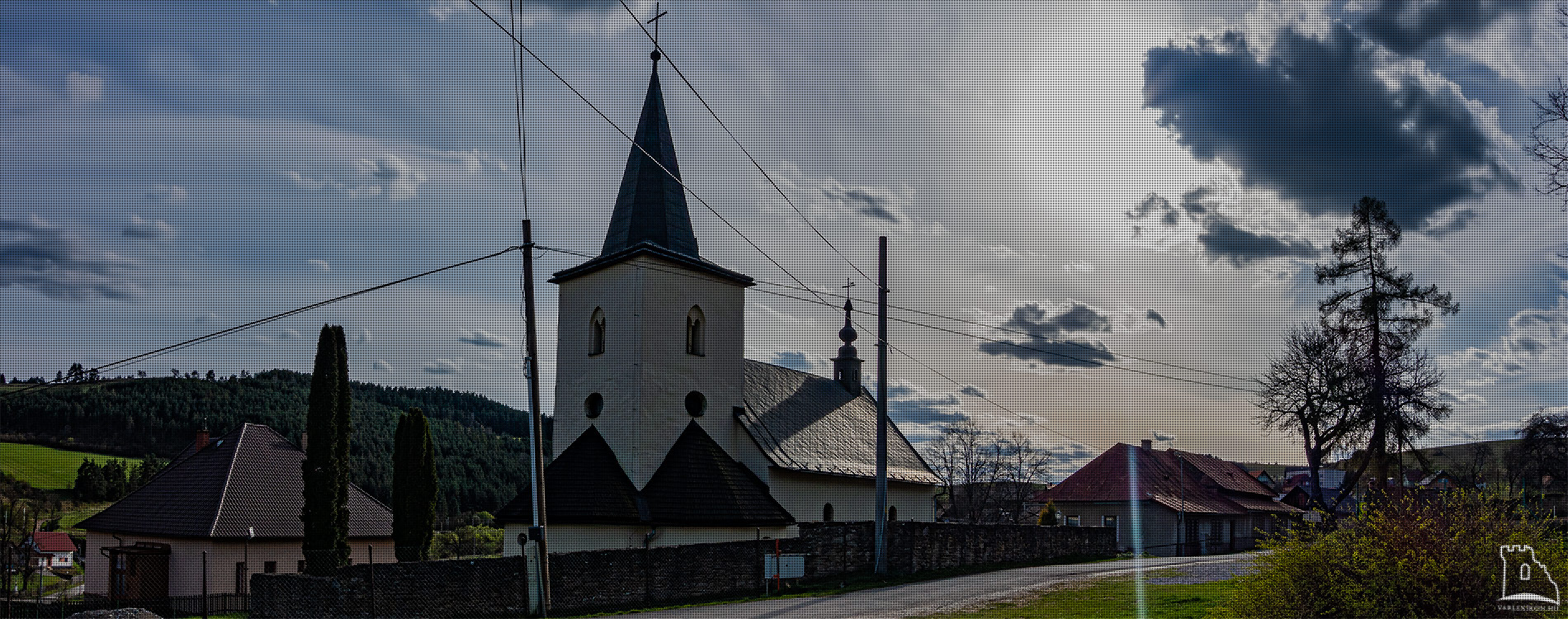 Haraszt: Szentháromság templom