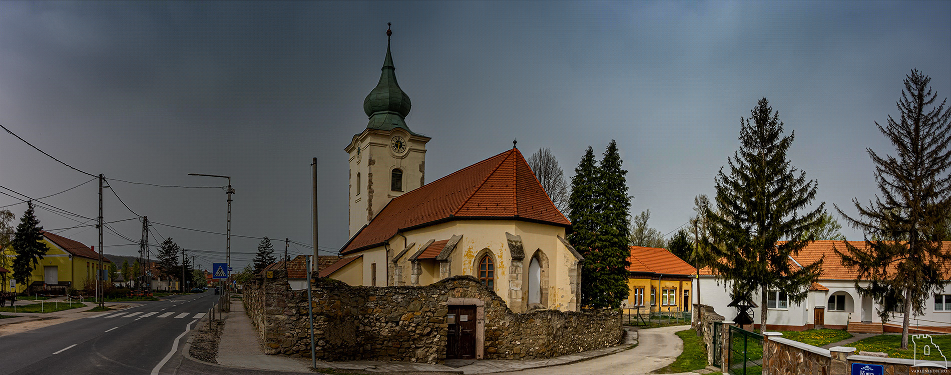 Neszmély erődített templom