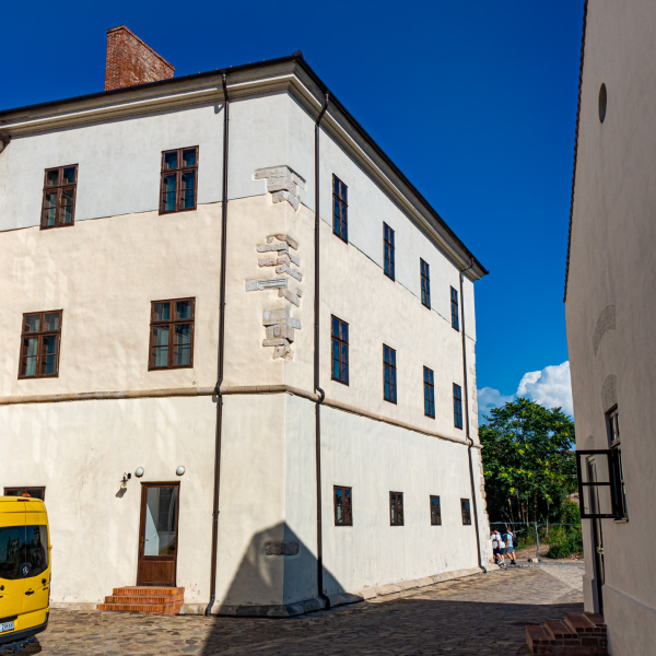 varlexikon.hu