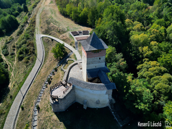 2026 - (Keserű László)